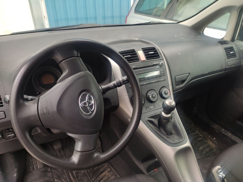 toyota auris (_e15_) del año 2007