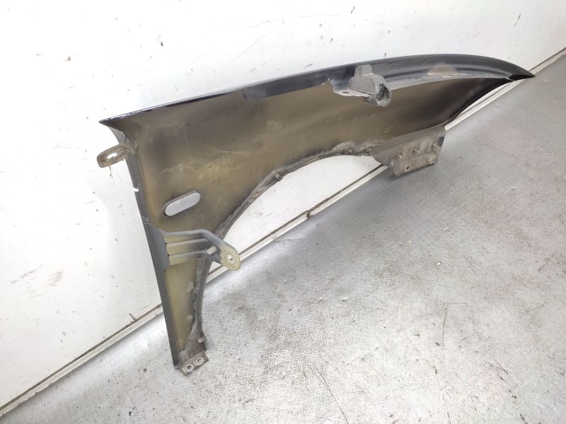 Recambio de aleta delantera izquierda para seat ibiza iii (6l1) 1.4 16v referencia OEM IAM  6L0821021C 