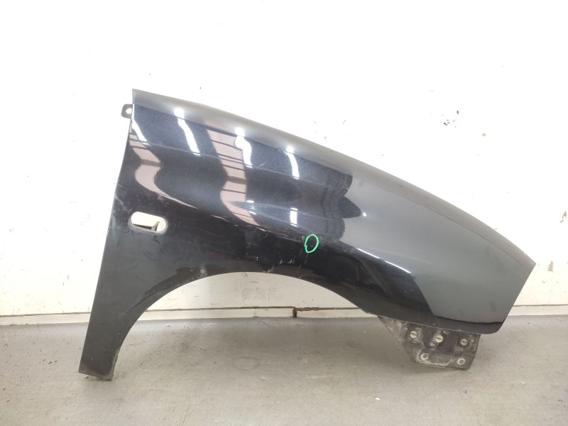 Recambio de aleta delantera derecha para seat ibiza iii (6l1) 1.4 16v referencia OEM IAM  6L0821022C 