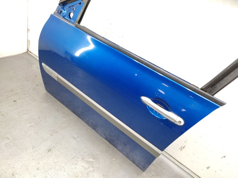 Recambio de puerta delantera izquierda para renault megane ii station wagon (km0/1_) 1.4 referencia OEM IAM   