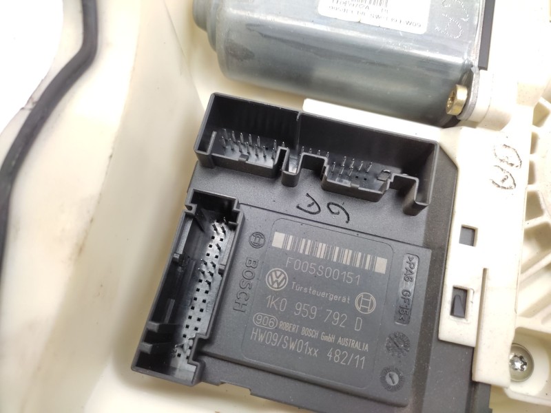 Recambio de elevalunas delantero derecho para seat altea (5p1) 2.0 tdi 16v referencia OEM IAM  5P0837462 
