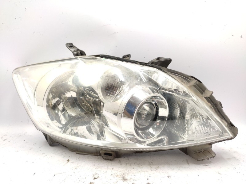 Recambio de faro derecho para toyota auris hybrid active referencia OEM IAM  8113002A40 