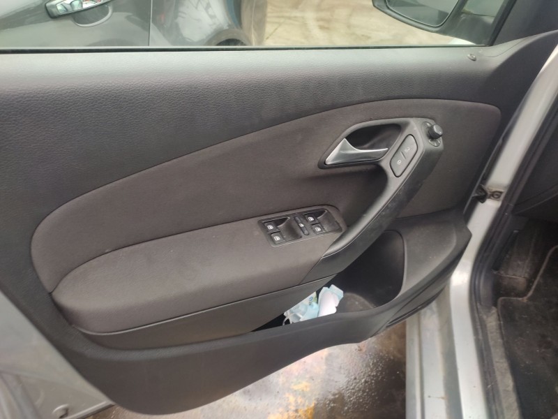 volkswagen polo v (6r1, 6c1) del año 2010