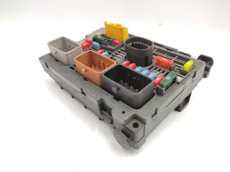 Recambio de caja reles / fusibles para citroën c4 berlina cool referencia OEM IAM   