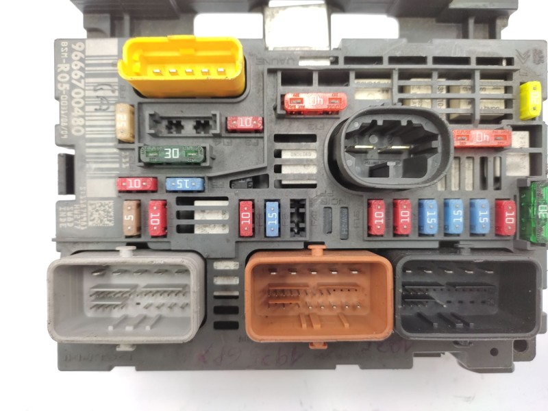 Recambio de caja reles / fusibles para citroën c4 berlina cool referencia OEM IAM   