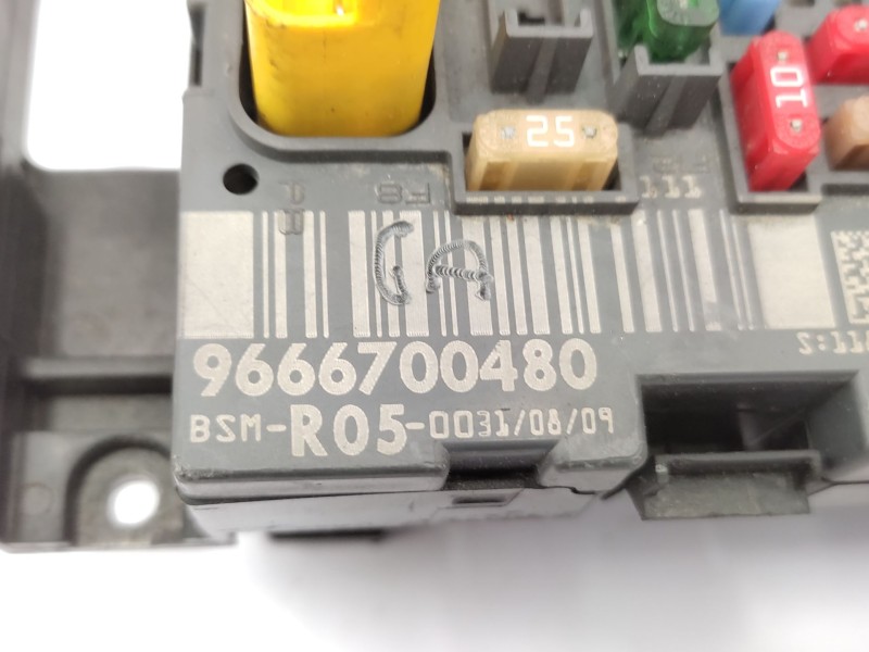 Recambio de caja reles / fusibles para citroën c4 berlina cool referencia OEM IAM   