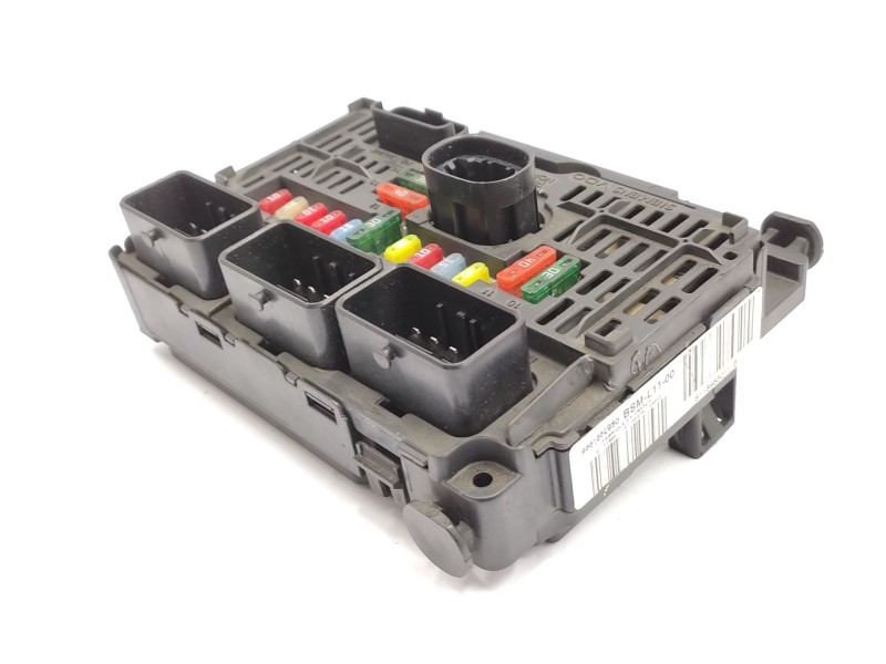 Recambio de caja reles / fusibles para citroën c4 berlina sx referencia OEM IAM   