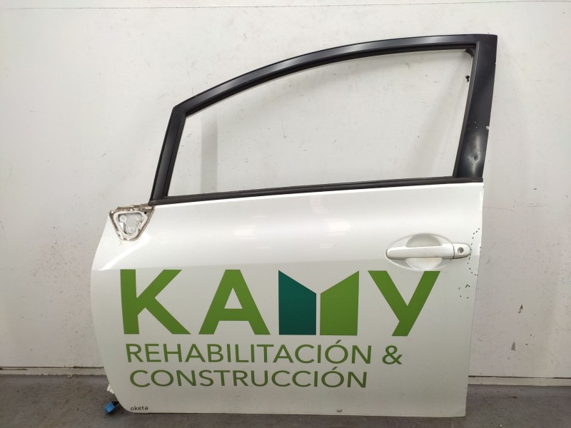 Recambio de puerta delantera izquierda para toyota auris hybrid active referencia OEM IAM  6700102260 