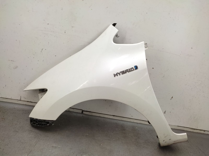Recambio de aleta delantera izquierda para toyota auris hybrid active referencia OEM IAM 5380202130  