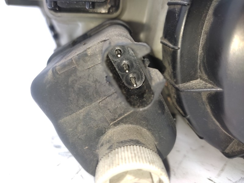 Faro Izquierdo 4480992  - Saab 900 Berlina 2.3 Cat 3