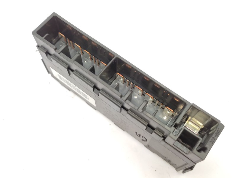 Recambio de caja reles / fusibles para toyota auris hybrid active referencia OEM IAM   