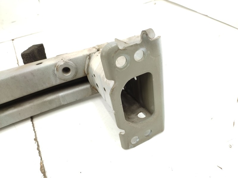 Recambio de refuerzo paragolpes delantero para toyota auris hybrid active referencia OEM IAM   