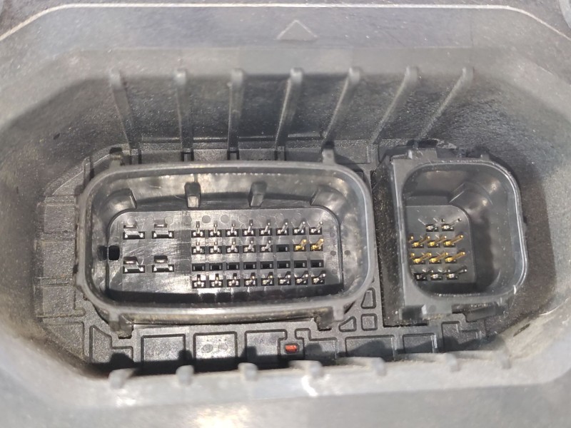 Recambio de convertidor potencia para toyota auris hybrid active referencia OEM IAM   