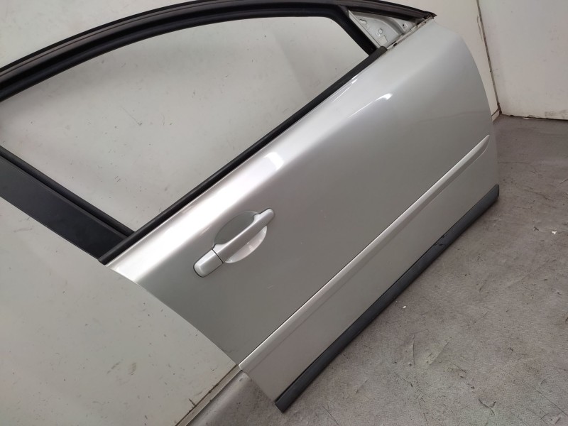 Recambio de puerta delantera derecha para volvo v50 (545) 1.6 d referencia OEM IAM   