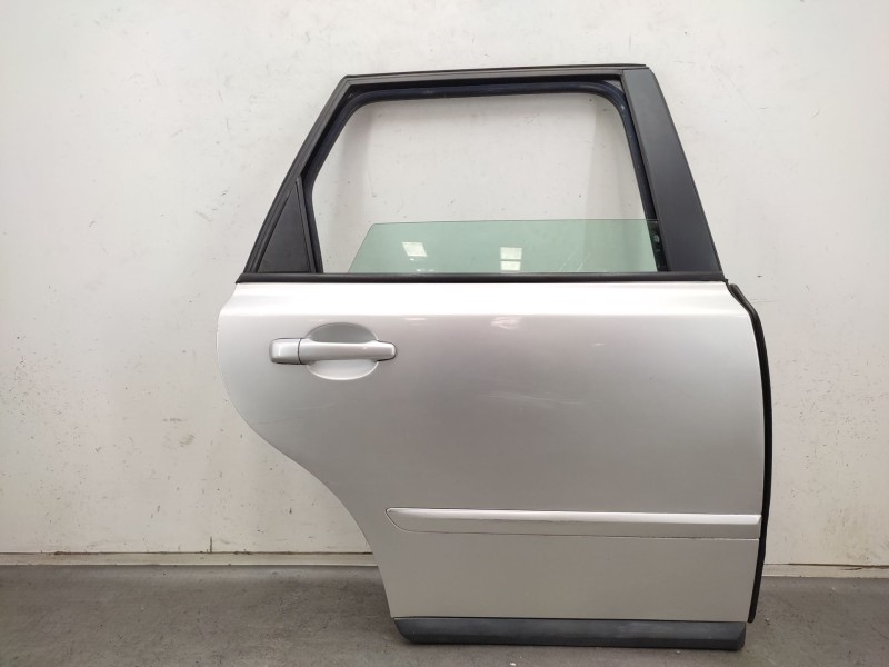 Recambio de puerta trasera derecha para volvo v50 (545) 1.6 d referencia OEM IAM   