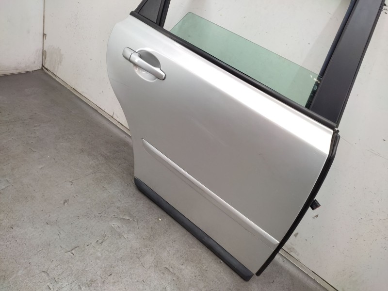 Recambio de puerta trasera derecha para volvo v50 (545) 1.6 d referencia OEM IAM   