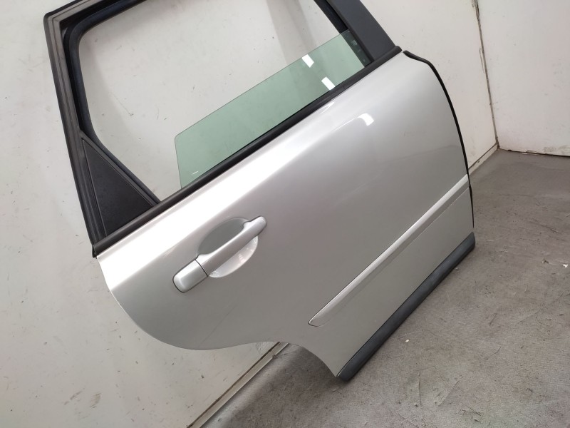 Recambio de puerta trasera derecha para volvo v50 (545) 1.6 d referencia OEM IAM   