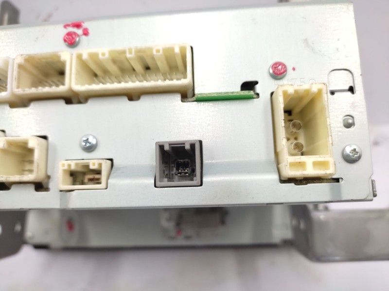 Recambio de sistema audio / radio cd para toyota rav 4 referencia OEM IAM   