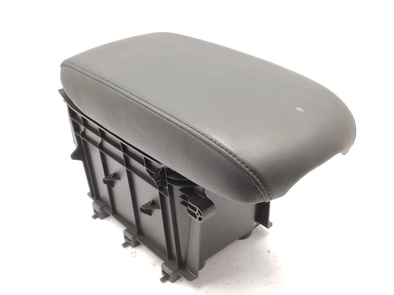 Recambio de apoyabrazos central para toyota rav 4 referencia OEM IAM   