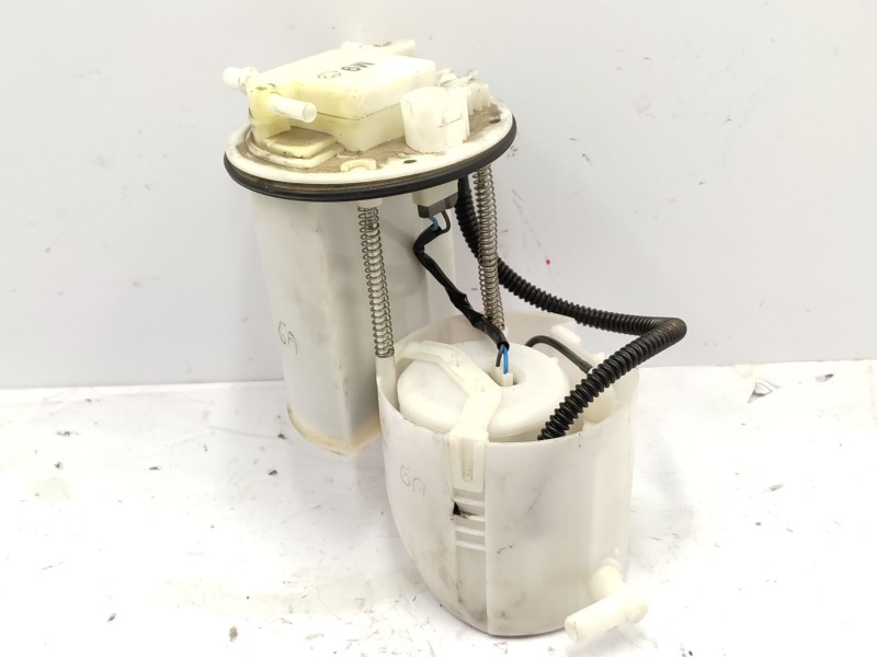 Recambio de bomba combustible para toyota rav 4 referencia OEM IAM   