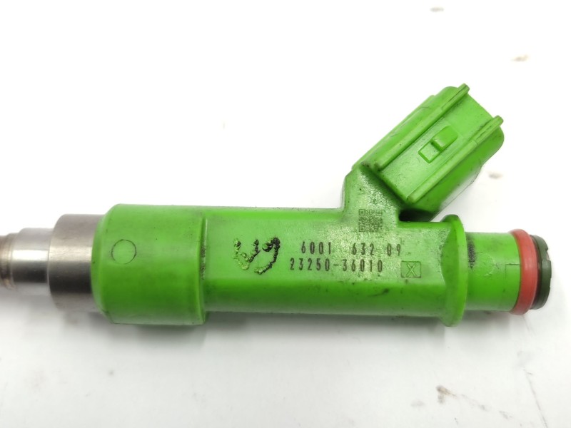 Inyector 2325036010 2320909230  - Toyota Rav 4 6