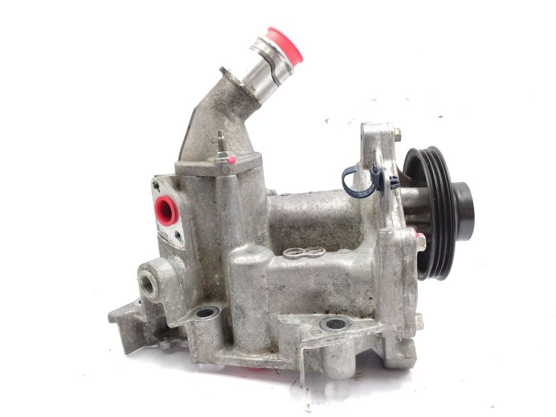 Recambio de bomba agua para toyota rav 4 referencia OEM IAM   