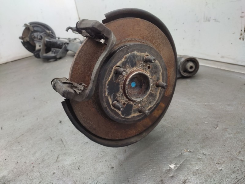 Recambio de puente trasero para toyota auris hybrid active referencia OEM IAM   