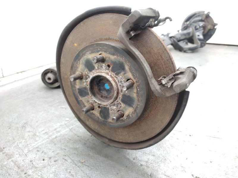 Recambio de puente trasero para toyota auris hybrid active referencia OEM IAM   