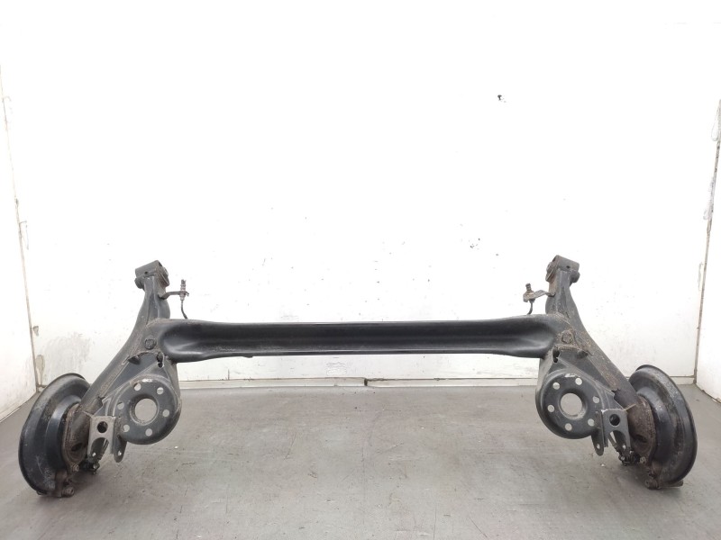 Recambio de puente trasero para toyota auris hybrid active referencia OEM IAM   