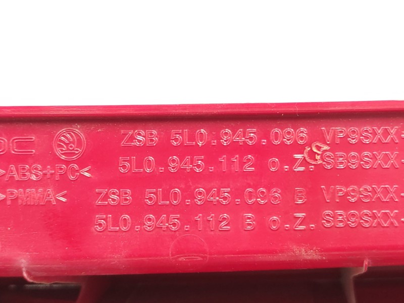 Recambio de piloto trasero derecho para skoda yeti (5l) 1.2 tsi referencia OEM IAM  5L0945112B 