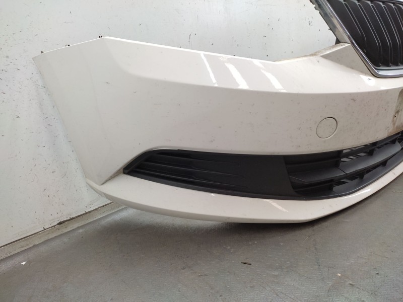 Recambio de paragolpes delantero para skoda fabia iii (nj3) 1.4 tdi referencia OEM IAM  6V0807221 