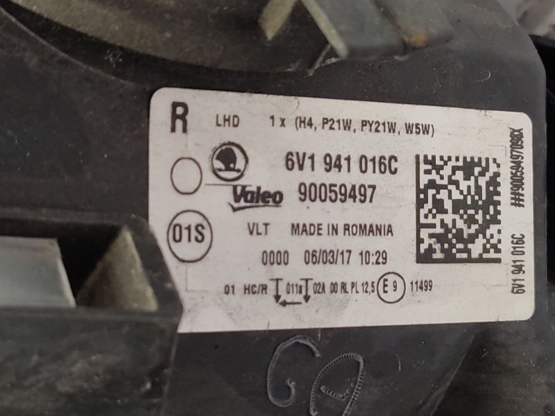 Recambio de faro derecho para skoda fabia iii (nj3) 1.4 tdi referencia OEM IAM  6V1941016C 