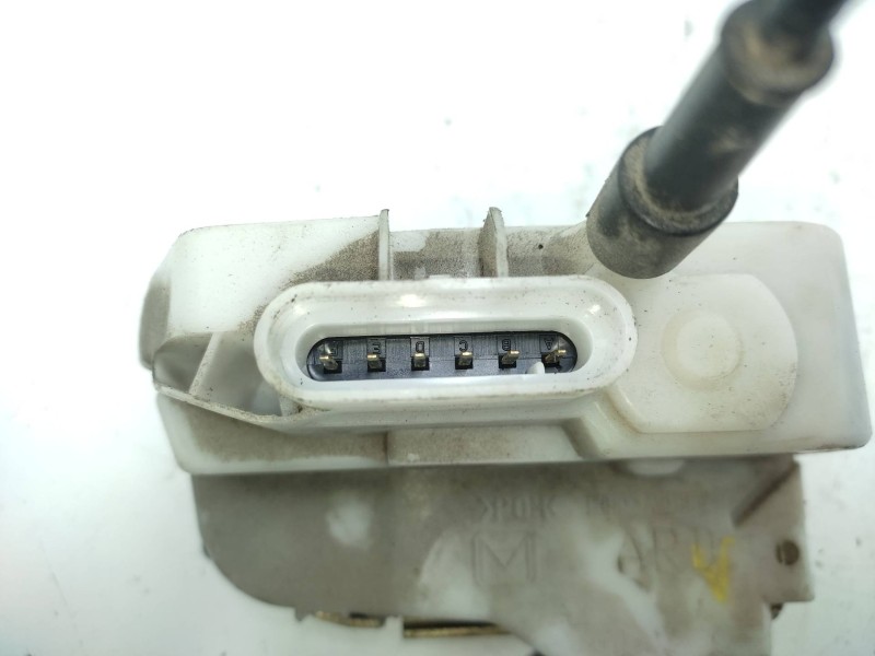 Recambio de cerradura puerta trasera derecha para citroën c3 1.4 hdi referencia OEM IAM 9138C1 46977980 