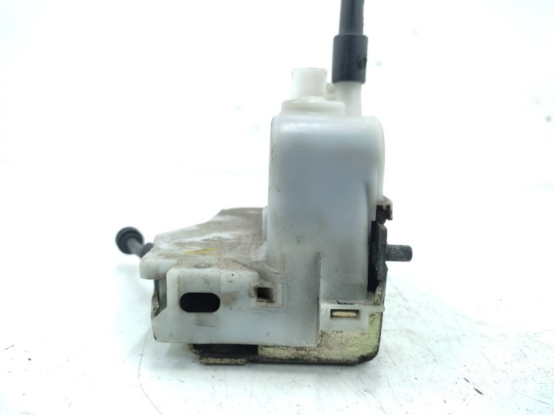 Recambio de cerradura puerta trasera derecha para citroën c3 1.4 hdi referencia OEM IAM 9138C1 46977980 