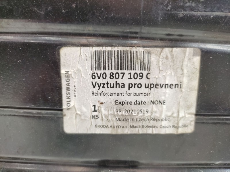 Recambio de refuerzo paragolpes delantero para skoda fabia iii (nj3) 1.4 tdi referencia OEM IAM  6V0807109C 