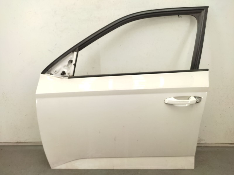 Recambio de puerta delantera izquierda para skoda fabia iii (nj3) 1.4 tdi referencia OEM IAM  6V0831055A 