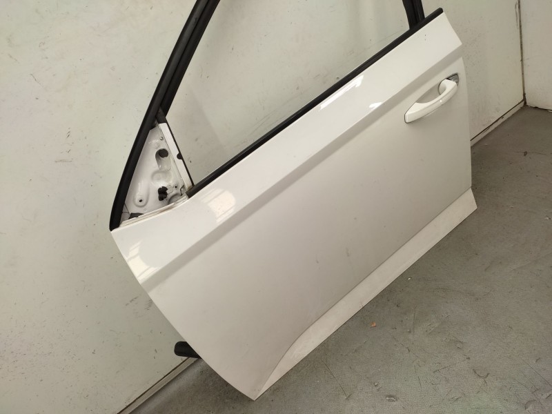 Recambio de puerta delantera izquierda para skoda fabia iii (nj3) 1.4 tdi referencia OEM IAM  6V0831055A 