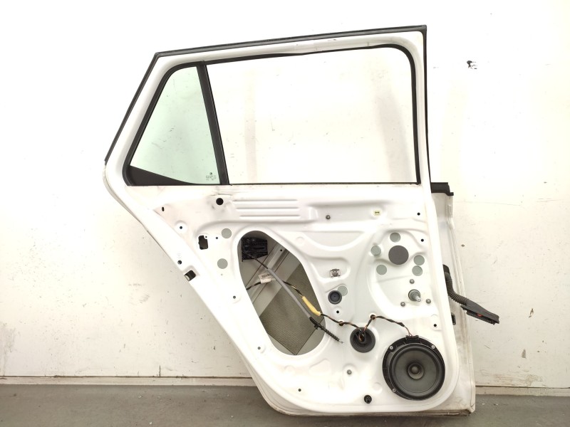 Recambio de puerta trasera izquierda para skoda fabia iii (nj3) 1.4 tdi referencia OEM IAM  6V6833055A 