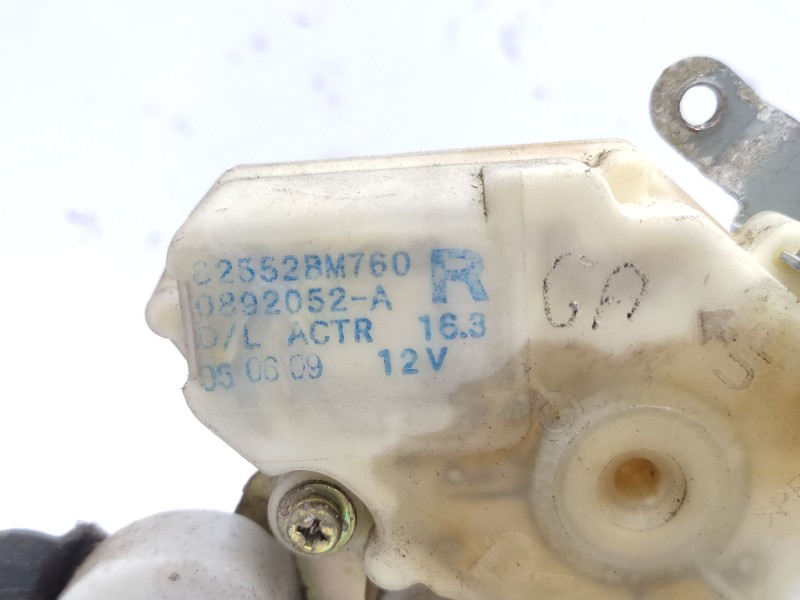 Recambio de cerradura puerta trasera derecha para nissan almera ii (n16) 1.5 referencia OEM IAM  82502BM760 