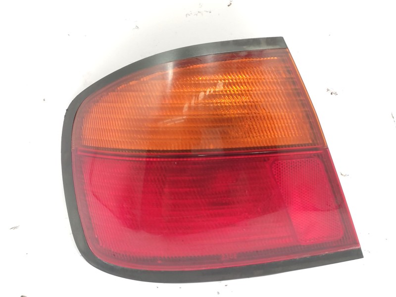 Recambio de piloto trasero izquierdo para nissan primera hatchback (p11) 1.6 16v referencia OEM IAM  265552F728 