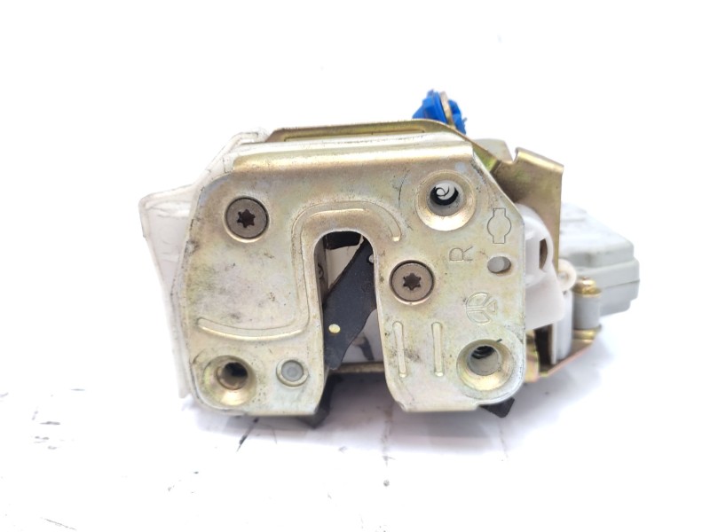 Cerradura Puerta Trasera Derecha 825022f000  - Nissan Primera Hatchback (p11) 1.6 16v 3