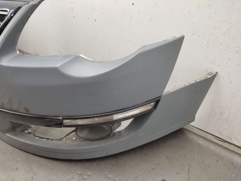 Recambio de paragolpes delantero para volkswagen passat b6 (3c2) 2.0 bluetdi referencia OEM IAM  3C0807217D 