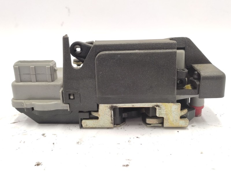 Recambio de cerradura puerta trasera izquierda para peugeot 406 (8b) 2.2 referencia OEM IAM  913758 