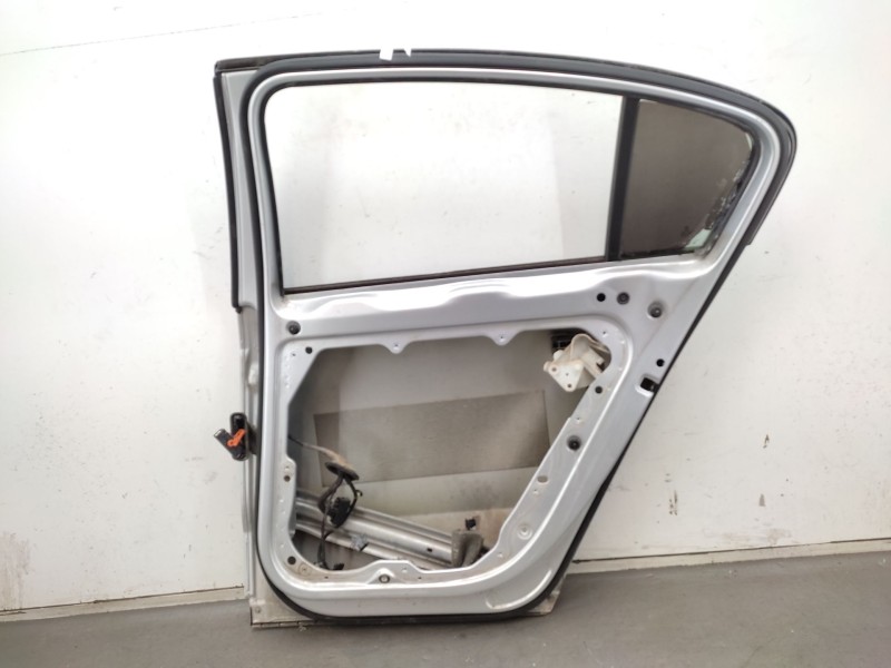 Recambio de puerta trasera derecha para volkswagen passat b6 (3c2) 2.0 bluetdi referencia OEM IAM  3C5833056H 