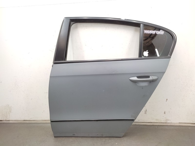 Recambio de puerta trasera izquierda para volkswagen passat b6 (3c2) 2.0 bluetdi referencia OEM IAM  3C5833055H 