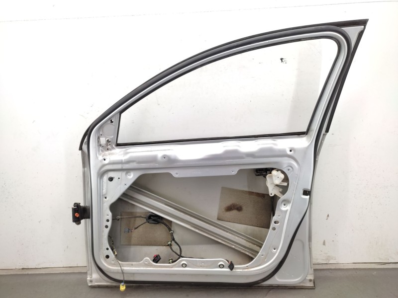 Recambio de puerta delantera derecha para volkswagen passat b6 (3c2) 2.0 bluetdi referencia OEM IAM  3C4831056J 