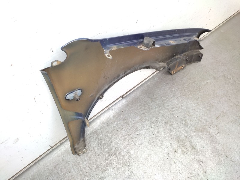 Recambio de aleta delantera izquierda para volkswagen polo iv (9n_, 9a_) 1.4 16v referencia OEM IAM  6Q0821105D 