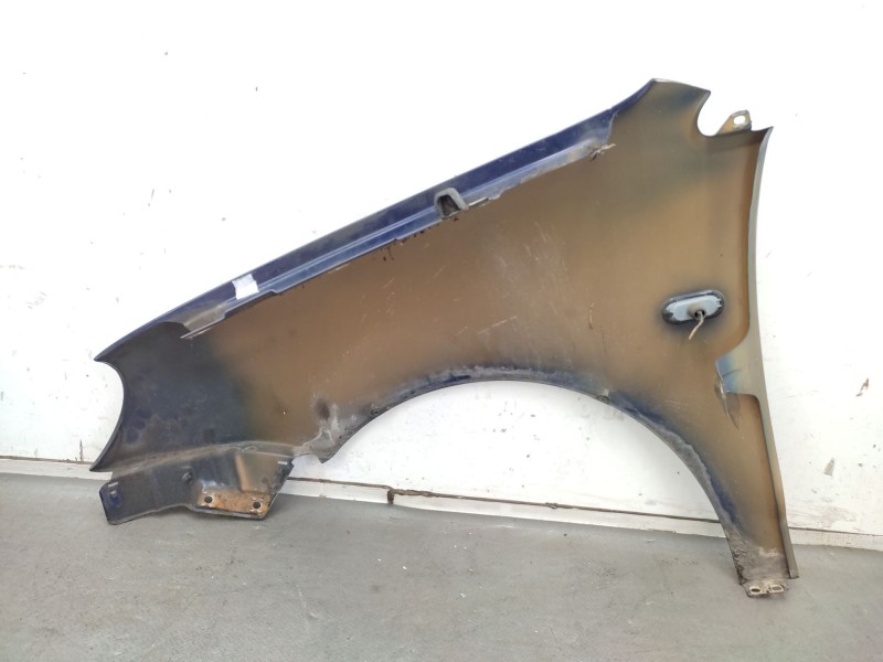 Recambio de aleta delantera derecha para volkswagen polo iv (9n_, 9a_) 1.4 16v referencia OEM IAM  6Q0821106D 