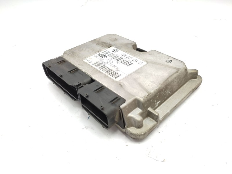 Recambio de centralita motor uce para volkswagen polo iv (9n_, 9a_) 1.4 16v referencia OEM IAM   