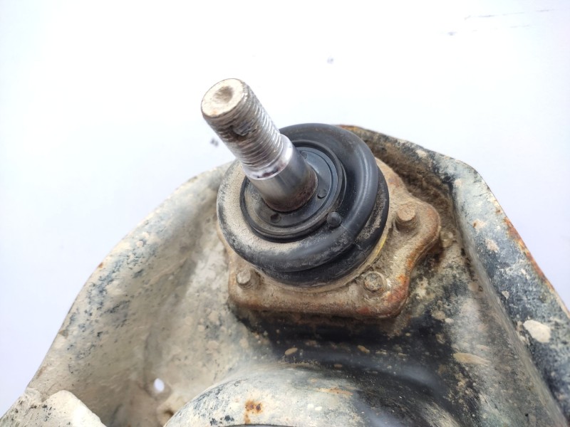 Recambio de brazo suspension superior delantero izquierdo para nissan terrano ii (r20) 2.7 tdi 4wd referencia OEM IAM   